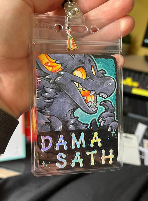 Dama small badge